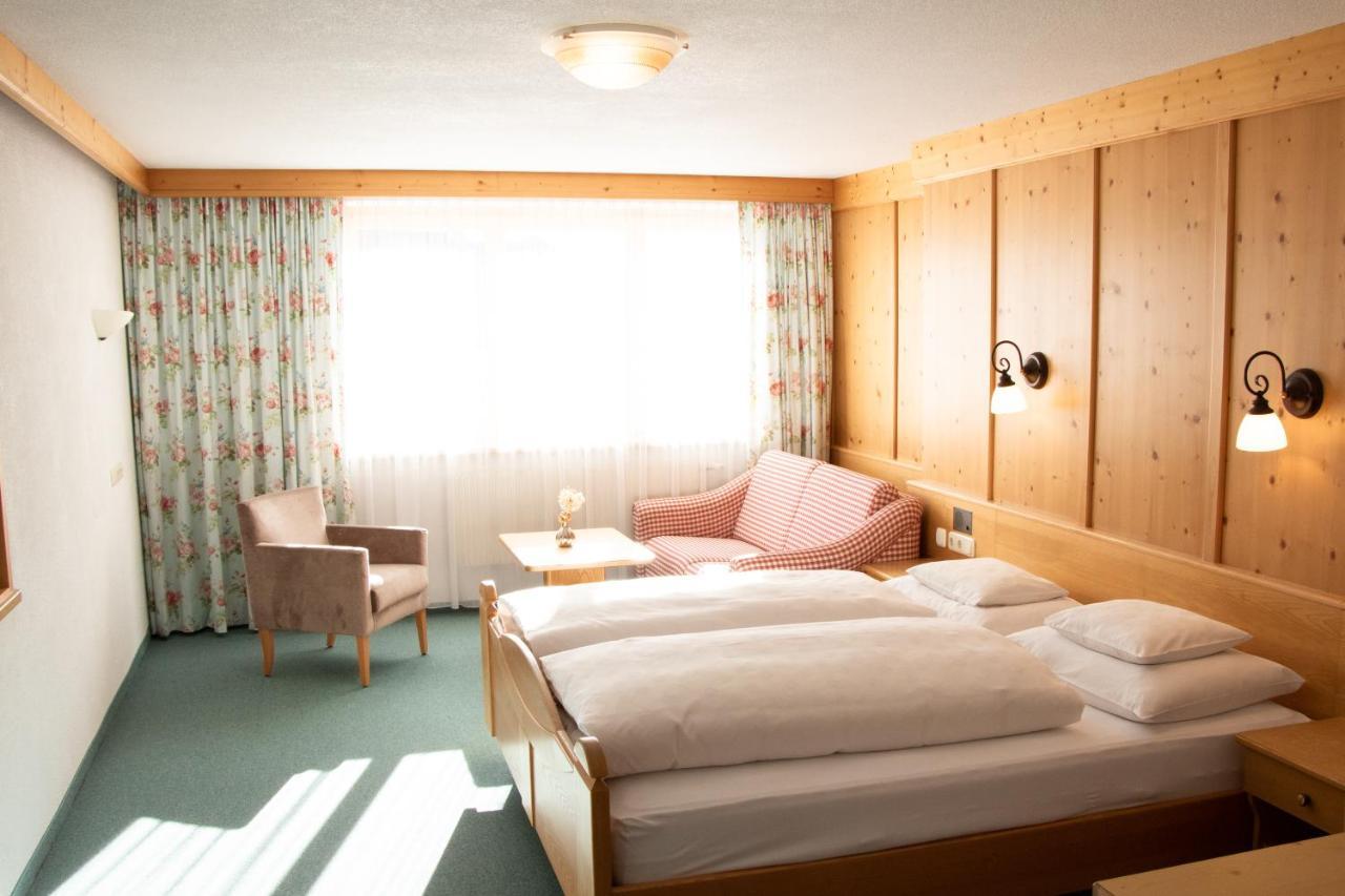 Hotel Walserberg Warth  Pokój zdjęcie