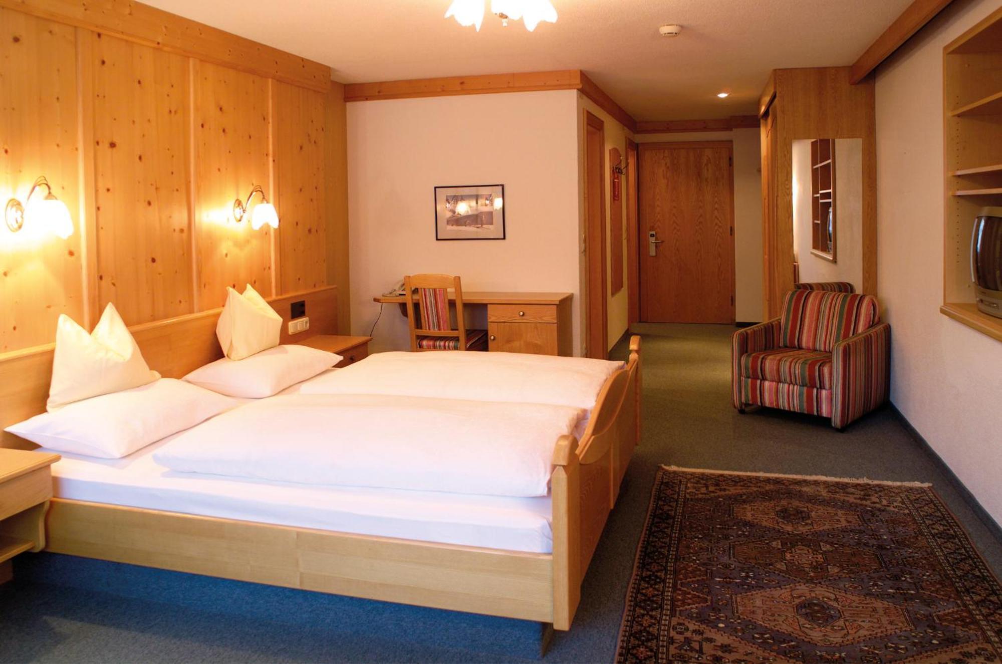 Hotel Walserberg Warth  Pokój zdjęcie